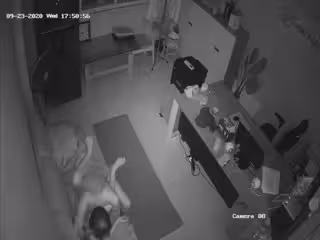 黑客破解攝像頭偷拍❤️外遇男偷吃不過癮,攜好友一起操老婆3
