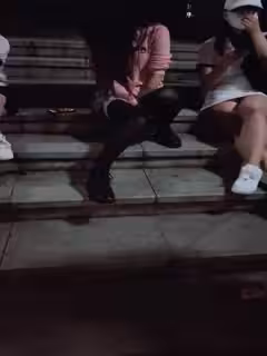 周導的夏天，戶外激情聽狼友指揮選個小扒菜開草，衣服都沒脫擼起大雞巴，直接後入爆草玩弄騷嫩的奶子好刺激第01集