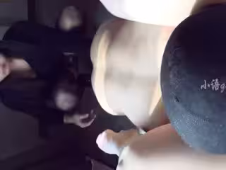 熱金髮女郎搞砸-ASIAN SHEMALE GETS FOOT-WORSHIPPED BY HER SLAVE