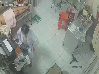 私房十二月最新流出黑客❤️破解醫院監控攝像頭偷拍大肚子孕婦B超檢查身體捅逼1