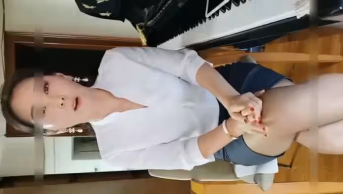氣質熟女姐姐絲襪誘惑