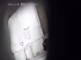 2022-11-5最新流出安防酒店攝像頭偷拍❤️女人不騷男人不操 小伙和極品顏值美女啪啪