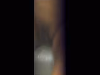計劃好久的事情終於實現了㊙️窗戶縫中偸拍還在上學的小表妹洗白白簡直太嫩了㊙️陰毛不多還刮體毛和腋毛很會保養哦