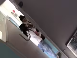 【精品廁拍】CP跟拍系列❤️培訓機構有個高跟美女貌似在換衣服脫光了尿尿