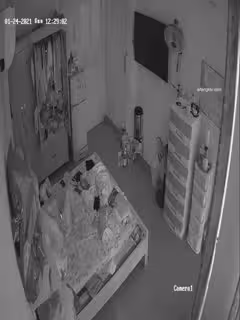✿攝像頭破解✿ 居家寂寞美少婦空虛自慰 衣櫃里掏出私藏18cm陽具 大開美腿享受陽具抽插高潮 女人也癮(3)