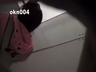 盜攝隊潛入中國高校全集最後一位忘記帶紙了居然在用過的紙簍裡面找紙擦B❤️（2）