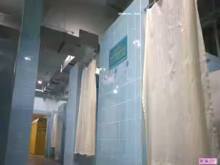 九月最新流出全網獨家首發❤️偷拍大神潛入國內某水上樂園TP各種美女浴室換衣洗澡1
