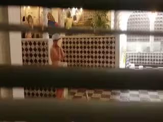 刺激到頂點！大神潛入校園女生公共浴室偸拍✅內部真實春色一屋子年輕的肉體身材一個賽一個✅發育的很好超誘人1