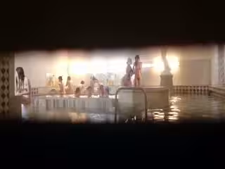 洗澡真实偸拍✅大神潜入校园女生公共浴室极限TP内部壮观场面✅一屋子年轻学生妹光屁股有说有笑洗香香秀色可餐太顶了1