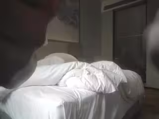 【良家故事】，偷拍，網戀 新認識中年女吃飯 酒店聊天，男主心想躺在床上因該能操了_20220702_113003
