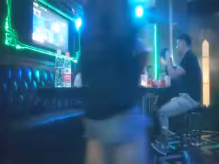 【換妻之旅】，歡度國慶，史詩級大製作，四對夫妻相約KTV，飲酒高歌情色遊戲