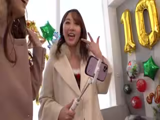 300MAAN-745【祝100人突破記念！！W極上巨乳美女とクリパで大亂交】垢BANスレスレの過激なエロ動畫を配信第01集