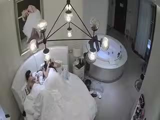 悶騷女約炮嘴裡喊著不要身體卻不自主躺床口交,乳交爽的不要不要