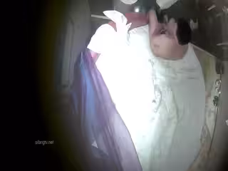 《全新360粉簾㊙️圓床精選》真實欣賞數對男女肉搏女主角都很不錯猥瑣大叔性福滿滿大波美眉上下洞一起幹完事還用手摳粉簾圓床-04_1