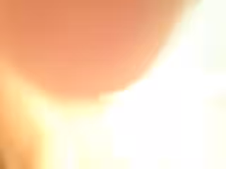 第1眼看上去就知道是漂亮騷貨嘴不停的吃雞巴吃得硬邦邦了