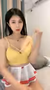 大奶妹子太饑渴，拿出一堆道具自慰