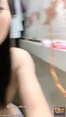(小萍萍丫) 還在哺乳期的甜美主播，被男友一頓爆操，還能擠出乳汁