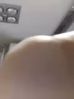 逼逼粉嫩騷氣少婦酒店漏奶漏逼秀 掰開嫩逼廁所尿尿毛毛颳了 很是誘惑喜歡不要錯過