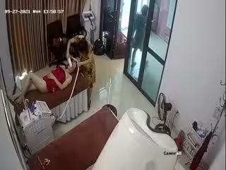 【監控破解】美容美體中心 雷射脫B毛脫不幹凈 最後還得刮鬍刀