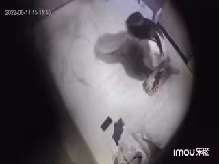 2022-6-11樂橙酒店攝像頭偷拍❤️特殊癖好的男友讓妹子穿上自己的籃球戰衣六九舔逼做愛