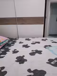 極品G奶美女！奶子超大~【素淺】黑絲長腿~巨乳美臀~頂，手指摳逼淫水流滿騷穴，叫聲真騷！