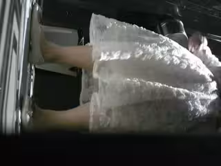 夜店女廁偷拍 長裙美女的小黑鮑 高清4K原檔流出