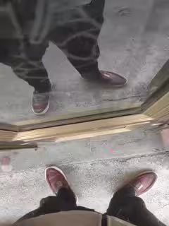 站街女探花新人小哥《嫖娼不帶套內射》下午掃街紅燈區快餐個剛才醫院檢查回來的賣淫女舔逼內射