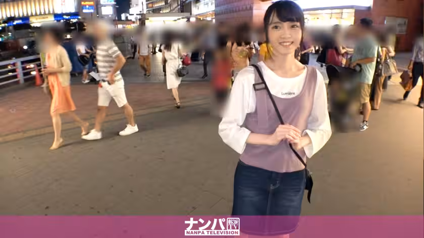 マジ軟派、初撮。 1395 駅前で聲を掛けた色白美少女、セックス交渉すると斷固拒否のガード固め女子だったので半ば強引に體に觸れてみるとすぐに感じ始めて陥落ww美腳をビクビク震わせてうっとり顏で何度も絶頂する敏感女子に大変身！