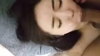 【超清專題】高顏值白膚大奶氣質美女被猥瑣男灌醉了想要睡覺強行搞醒插嘴口嗨啪啪下下到底嬌喘呻吟這美女很有感覺