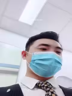公司新來的美女上班時間被部門經理微信撩騷❤️帶去洽談區廁所啪啪 ❤️不停有妹子上廁所 高清露臉完整版