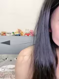 第1次搞黃的清澈女神-七七❤️_看不清嗎，等一下我有點緊張， 我感覺好尷尬啊，哎呀我不想開了。邊揉小穴邊羞澀的淫笑！