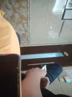4.27新片速遞《小馬尋歡》足浴會所撩妹差點被學生制服靚妹套路，深夜才搞成個女技師體驗莞式一條龍服務