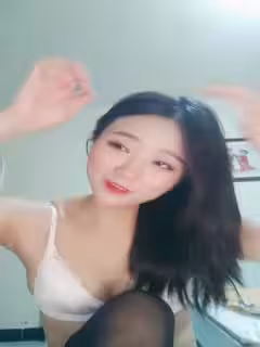 顏值美少女露臉白色比基尼誘惑全裸自慰，特寫掰穴，粉嫩如初小小饅頭逼道具插穴白漿流出第01集