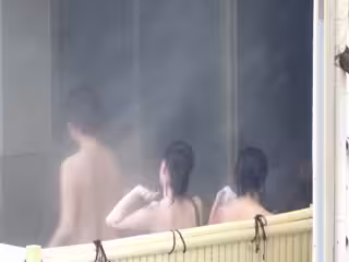 4月新流女子室外溫泉洗浴長焦高清偸拍脫得精光各種年齡段的妹子們泡澡亮點太多了極品身材白虎逼美少女是焦點3