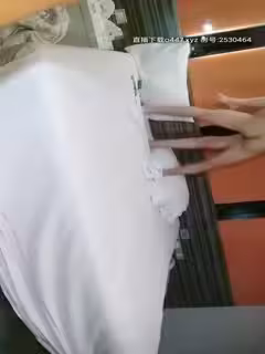【泰國紅燈區探花】眼睛小伙在泰國高價約到172身高漂亮妹子，大長腿細腰翹臀，個子太高想抱起來插結果差點兒摔倒了