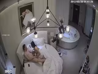【360水滴TP】高清白色浴缸系列-高顏值長發美女被騙來開房 聊一會天就被撲倒 連干三泡 一炮乳交