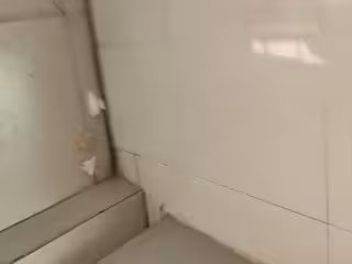 最新廁所TP大膽牛人竟然專門跑去拍女警花噓噓