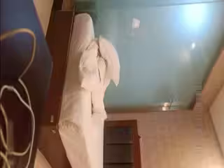 性慾旺盛體格瘦小排骨青年夜生活豐富連著約2個妹子啪啪第1個年輕可愛第2個成熟女人味十足國語對白