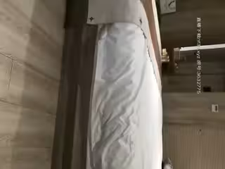 有錢就是任性酒店網約外圍兼職女全是形象好氣質佳的年輕美女隨便挑最後選個背紋火辣妹做愛狂野激情國語