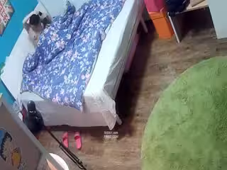 偷窺光屁屁準備睡覺的美少婦