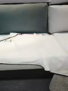 新人小少婦露臉初次下海，顏值不錯身體保養的很嫩，揉軟的騷奶子肆意揉捏，小逼逼掰開給狼友看自慰呻吟好騷第07集
