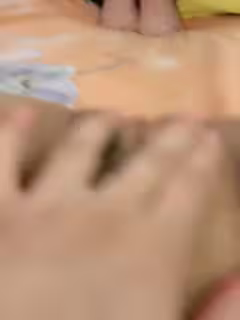 吸煙的風騷小女人露臉跟小哥激情啪啪，胸口的發財很迷人，讓小哥舔逼口交大雞巴，抽著小煙草著逼精彩又刺激第02集