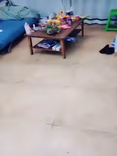 @20207920237 用戶上傳：兩個小姐妹玩的正嗨的時候來了一位男生開始3P