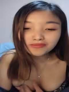 新人漂亮美女主播 收費直播大秀身材也不錯舔奶插穴自慰十分誘人