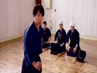 STARS-530 劍道直纏腰女導演