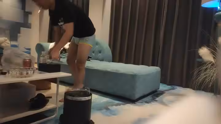 STP22710 忽悠給買手機約來小少婦，趴在健身球上揉穴，跪在地上舔屌，腰細翹臀後入最後口暴~STP22710