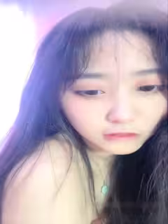 高顏值清純萌妹子全裸誘惑逼逼 無毛床上自摸近距離特寫白漿非常誘人很是誘惑喜歡不要錯過