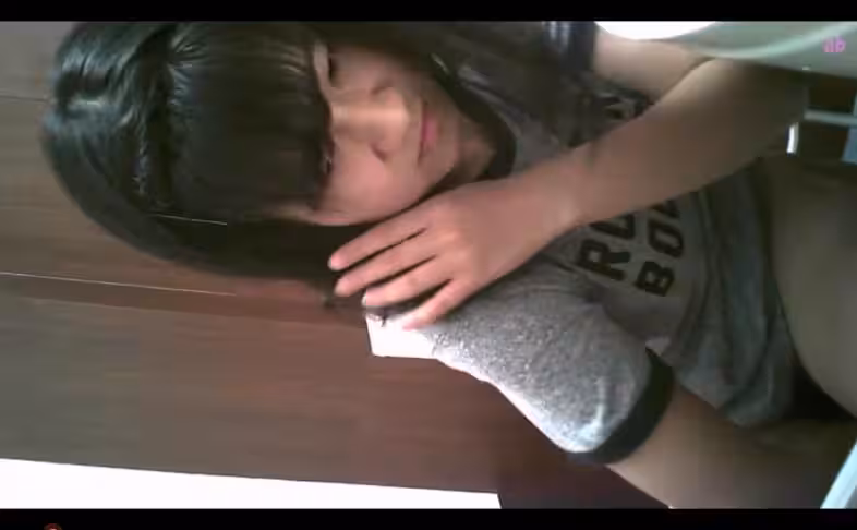 最新流出美女如云的餐厅高级坐厕第9季正面几个逼毛很性感的美眉