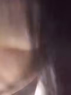 鴨舌帽苗條身材性感絲襪誘惑 椅子上!褪下絲襪漏出嫩逼浴室濕身尿尿 很是誘惑不要錯過