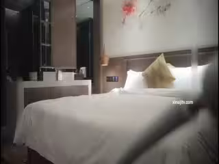 酒店網約高素質氣質知性大吊奶美女姐姐來的有點遲到了被狠狠的干說疼啊大哥受不了了連續干2炮對白刺激